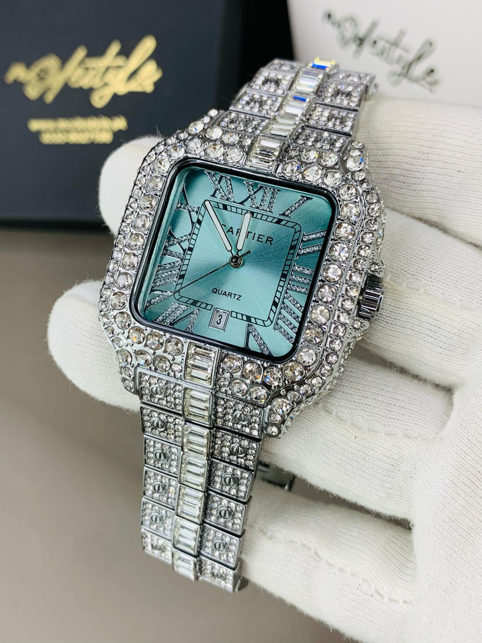 Silver chain tiffany color